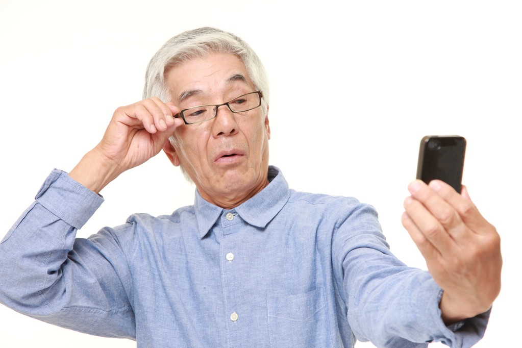 美麗島視光專家在線提醒：?jiǎn)问终坨R一時(shí)爽，不良影響卻不小……
